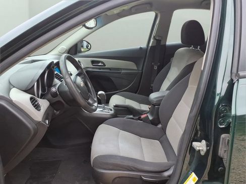Used 2014 Chevrolet Cruze LS FWD image 25