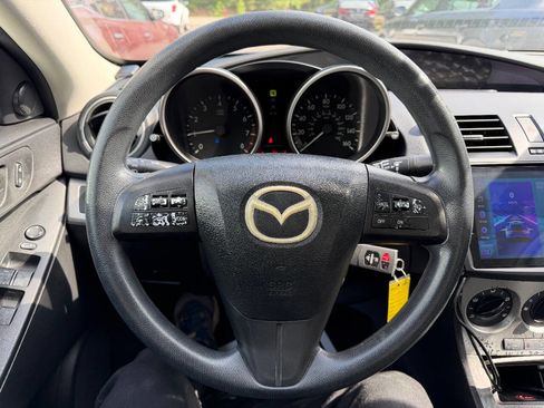 Used 2011 MAZDA MAZDA3 i Touring FWD image 18