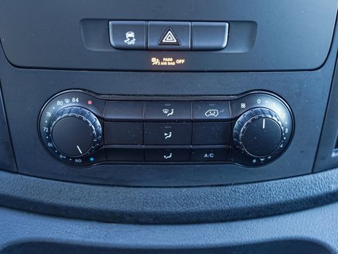 Used 2023 Mercedes-Benz Metris image 22