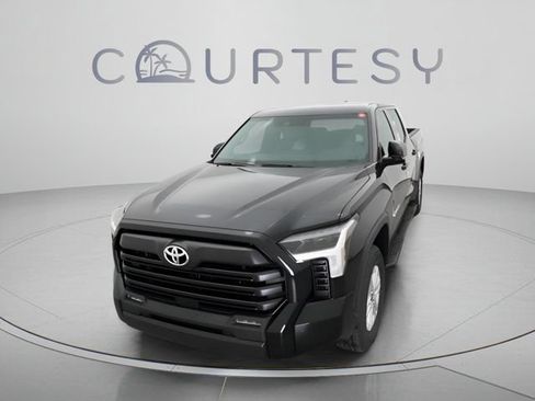 Used 2025 Toyota Tundra SR5 w/ SR5 Convenience Package RWD image 32