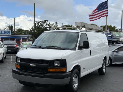 Used 2006 Chevrolet Express 2500 image 12