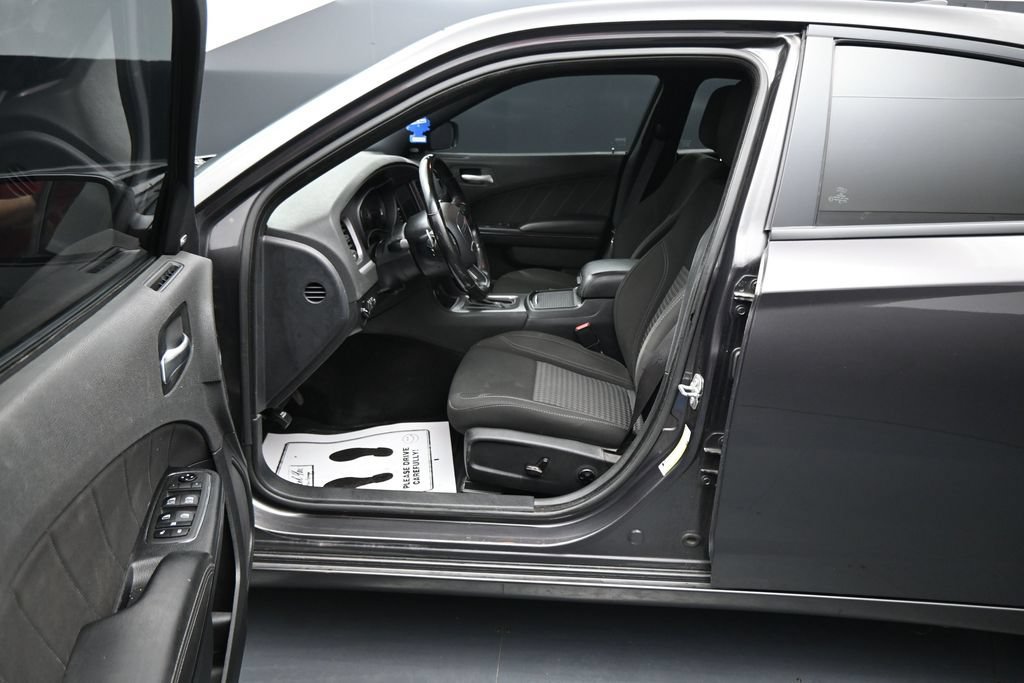Used 2020 Dodge Charger SXT w/ Blacktop Package AWD/4WD image 9