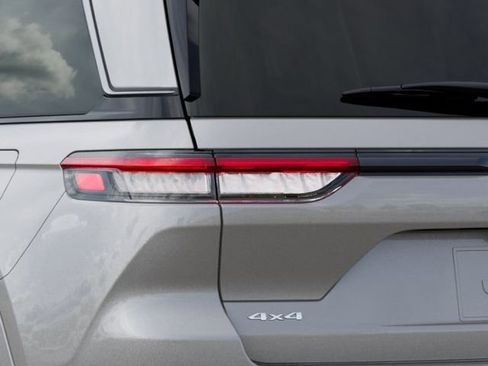 New 2026 Jeep Grand Cherokee Limited AWD/4WD image 9