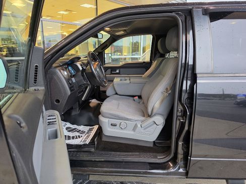 Used 2014 Ford F150 XLT w/ Equipment Group 302A Luxury AWD/4WD image 19
