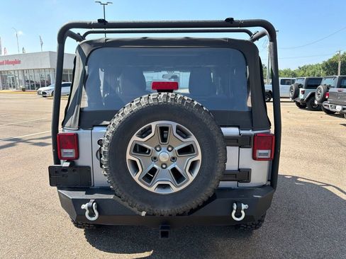 Used 2016 Jeep Wrangler Sport w/ Connectivity Group AWD/4WD image 4