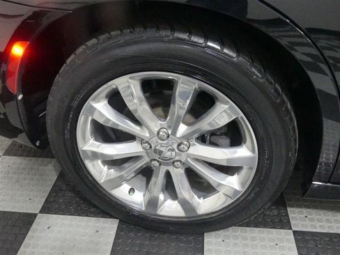 Used 2018 Chrysler 300 Touring w/ Driver Convenience Group AWD/4WD image 16