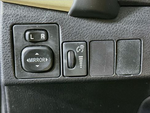 Used 2017 Toyota Corolla LE w/ LE Premium Package w/Moonroof FWD image 17