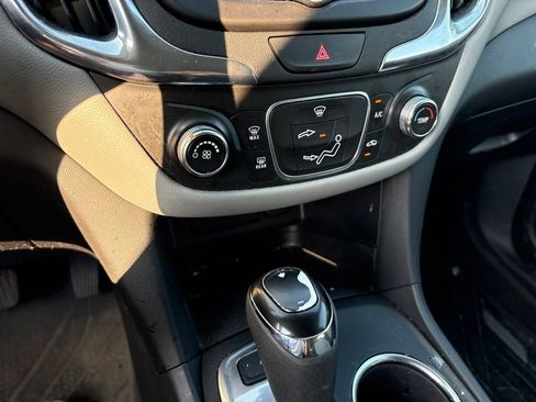 Used 2019 Chevrolet Equinox LS w/ LS Convenience Package AWD/4WD image 24