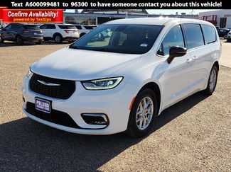 Used 2024 Chrysler Pacifica Touring-L video 1