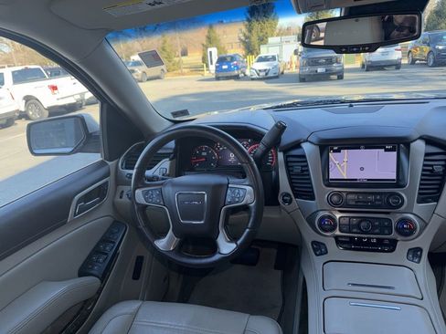 Used 2016 GMC Yukon XL Denali image 10