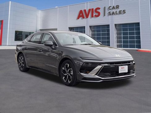 Used 2025 Hyundai Sonata SEL FWD image 9