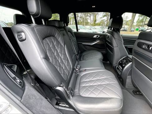 Certified 2024 BMW X7 xDrive40i w/ M Sport Package image 20