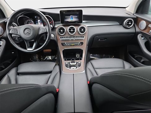Used 2019 Mercedes-Benz GLC 300 4MATIC image 10
