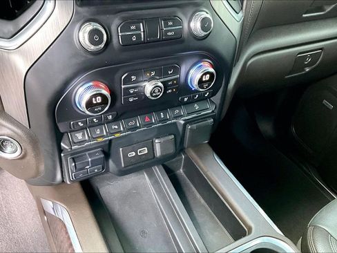 Used 2022 GMC Sierra 2500 Denali image 21