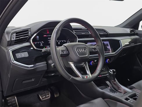 Used 2025 Audi Q3 2.0T Premium Plus w/ Premium Plus Package image 17