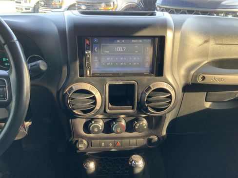 Used 2015 Jeep Wrangler Unlimited Sport w/ Connectivity Group AWD/4WD image 26