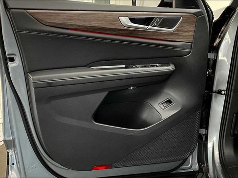 New 2026 Volkswagen Atlas SEL image 23