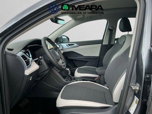 New 2025 Volkswagen Taos SE image 8