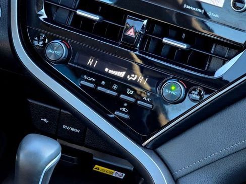 Used 2022 Toyota Camry XLE w/ Navigation Package image 18