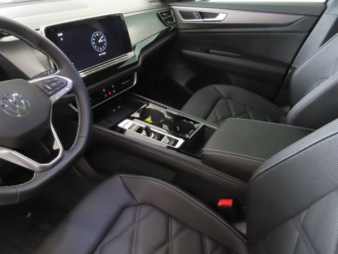 New 2026 Volkswagen Atlas Cross Sport SE image 21