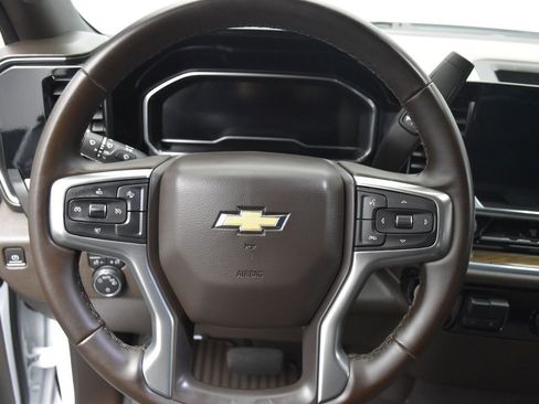 Used 2024 Chevrolet Silverado 3500 LT w/ Z71 Off-Road Package image 9