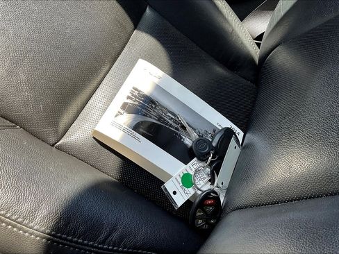 Used 2014 Chevrolet Suburban LTZ image 11