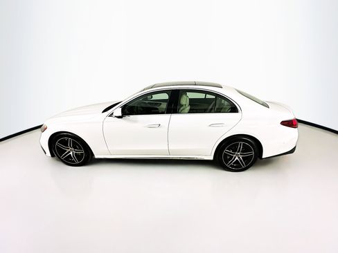 Used 2025 Mercedes-Benz E 350 4MATIC Sedan image 4
