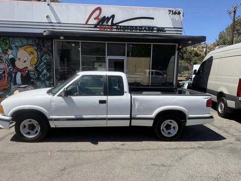 Used 1994 Chevrolet S10 Pickup LS RWD image 4