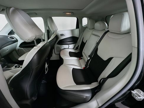 Used 2020 Jeep Compass Latitude w/ Popular Equipment Group image 27