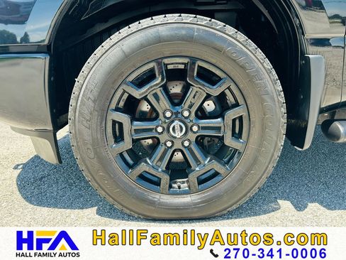 Used 2018 Nissan Titan SL w/ Midnight Edition AWD/4WD image 29