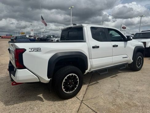 Used 2024 Toyota Tacoma TRD Off-Road AWD/4WD image 10