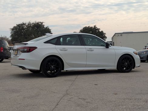 Used 2025 Honda Civic Sport image 4