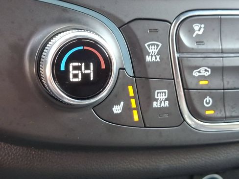 Certified 2023 Chevrolet Traverse LT FWD image 19