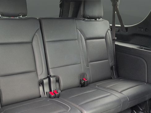 Used 2025 GMC Yukon XL Denali AWD/4WD image 33