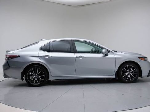 Used 2024 Toyota Camry SE FWD image 8