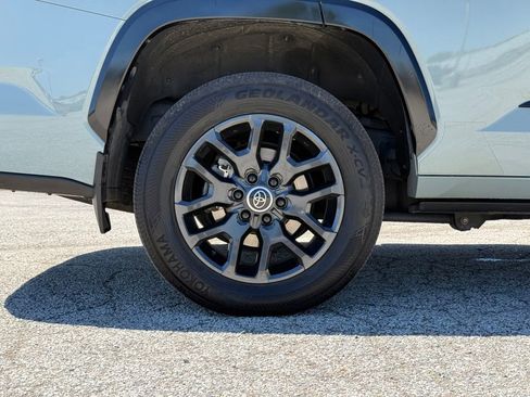 Used 2024 Toyota Sequoia Platinum AWD/4WD image 11
