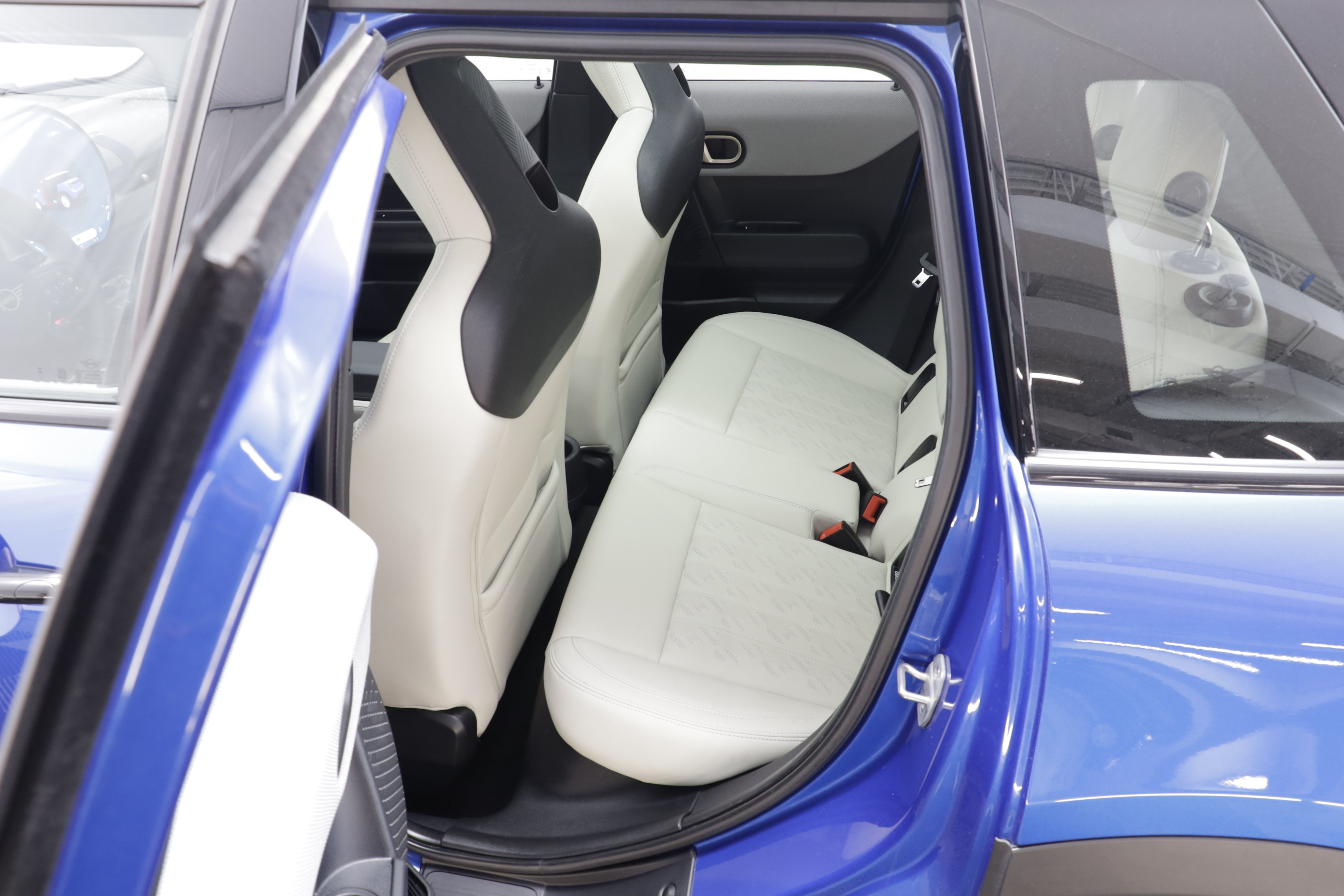 Certified 2025 MINI Cooper S FWD image 14