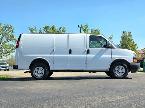 Used 2020 Chevrolet Express 2500 w/ Communications Package image 3