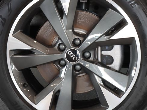 Certified 2024 Audi Q4 e-tron Premium Plus image 5