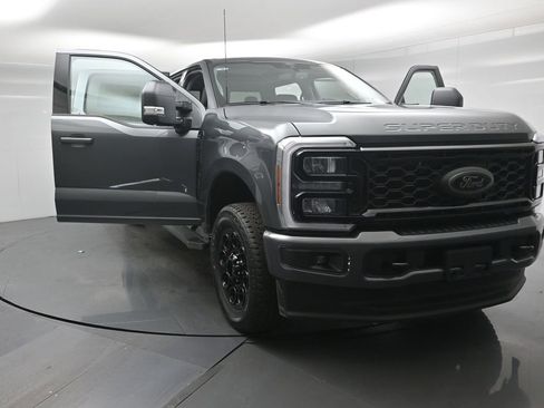 New 2026 Ford F350 XLT w/ XLT Premium Package image 31