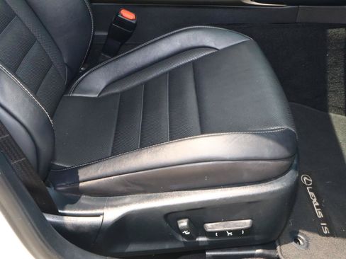 Used 2016 Lexus IS 200t w/ F Sport Package RWD image 18