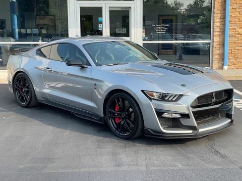 Used 2020 Ford Mustang Shelby GT500 w/ Technology Package RWD image 1