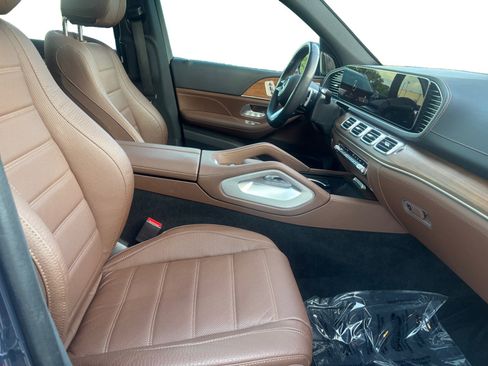 Used 2024 Mercedes-Benz GLS 450 4MATIC image 15