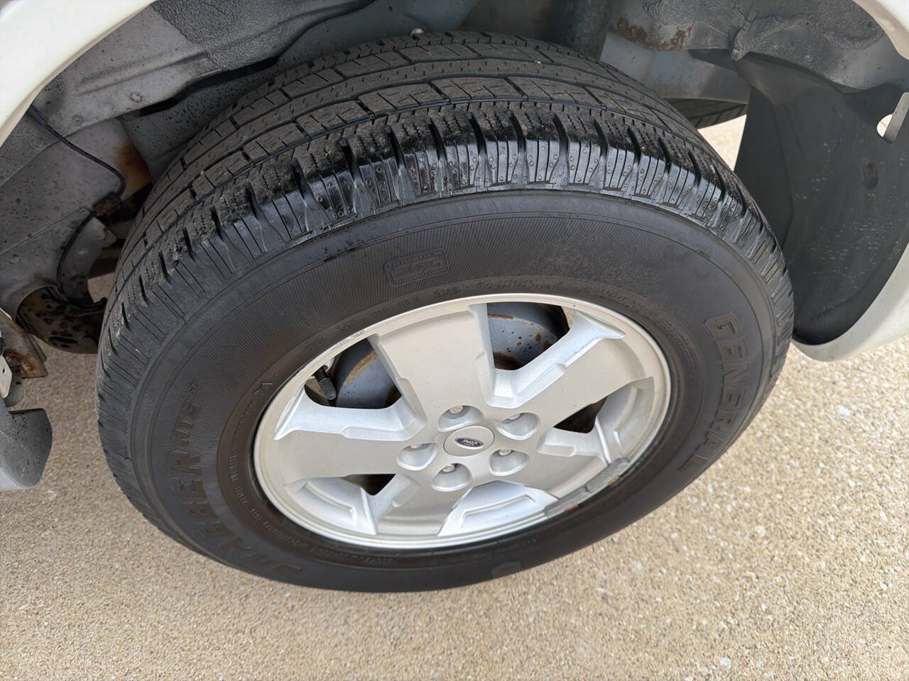 Used 2009 Ford Escape XLT FWD image 7