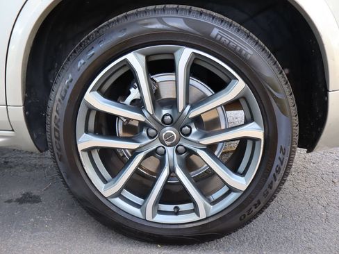 Used 2018 Volvo XC90 T6 Momentum w/ Convenience Package AWD/4WD image 45