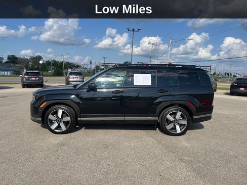 Used 2025 Hyundai Santa Fe Limited AWD/4WD image 2