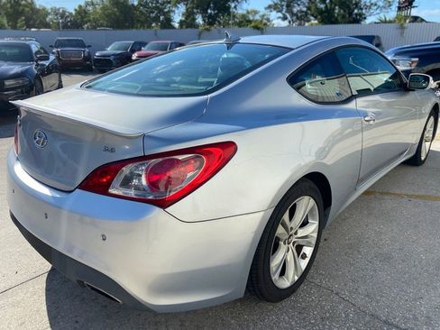 Used 2012 Hyundai Genesis 3.8 RWD image 5