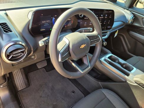 New 2026 Chevrolet Equinox EV LT image 16