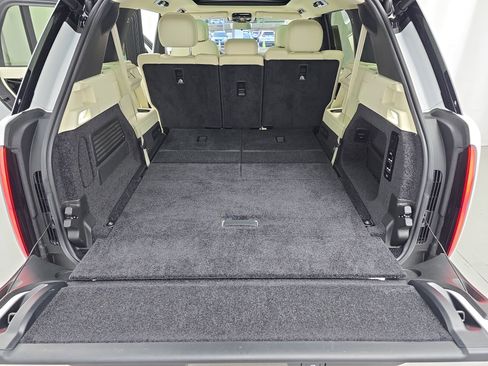 Used 2025 Land Rover Range Rover Long Wheelbase SE image 13