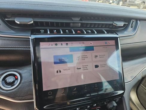 Used 2024 Jeep Grand Cherokee L Limited w/ Luxury Tech Group II image 21